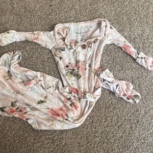 Posh Peanut Vintage Pink Rose Knotted Gown W/ Bow  0-3 Months